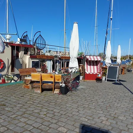 Boot Rosi Hafen Greiswald Botel *