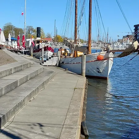 Boot Rosi Hafen Greiswald Greifswald